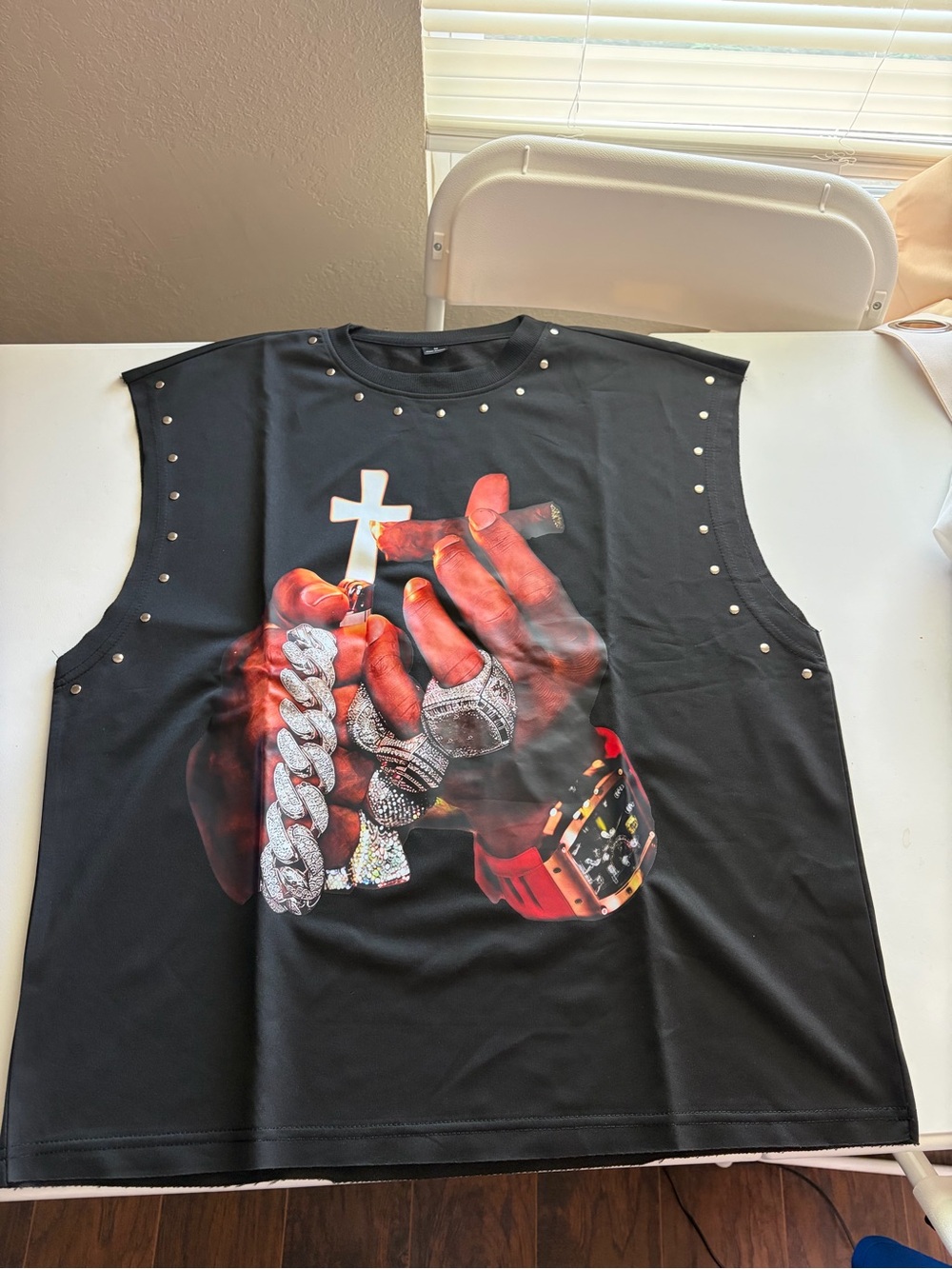 Men's Black Sleeveless Graphic Muscle Tee with Jewelry Hands Print